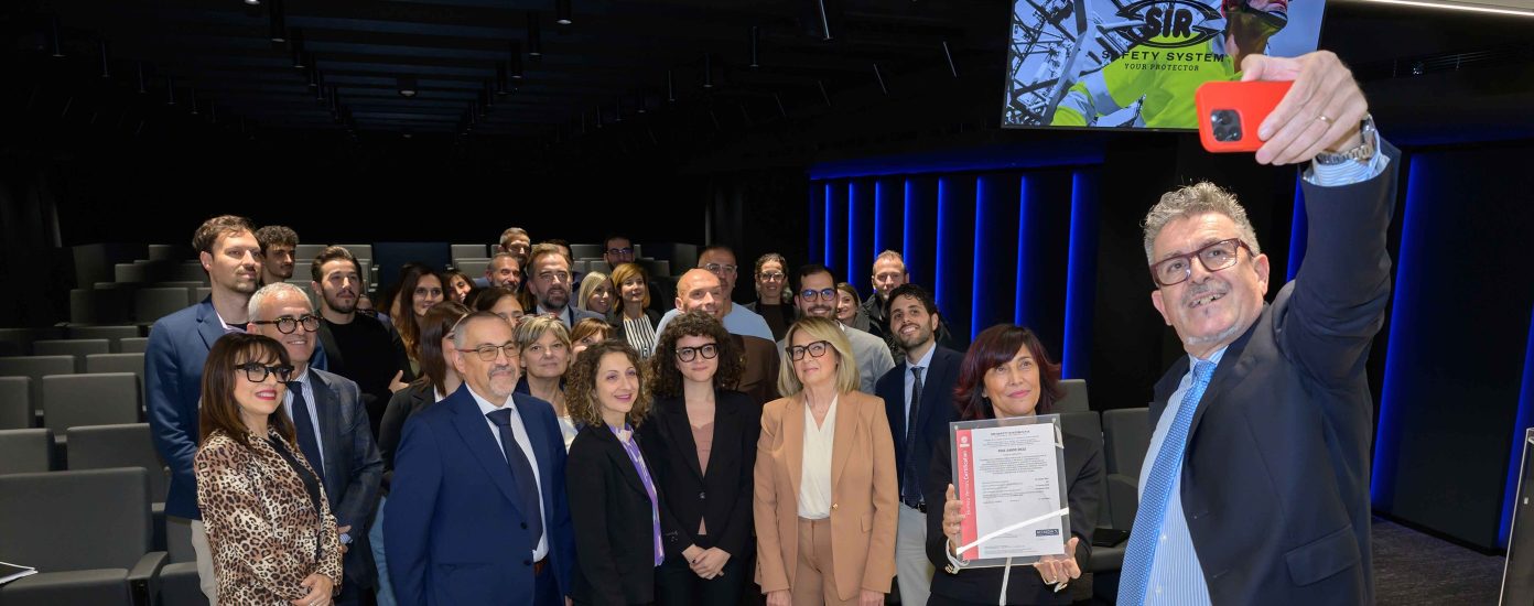 Cee07bf9f026f2ba738537e4dbbc0bd6acd7b8c5